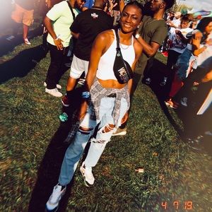 Meet your Posher, Briana